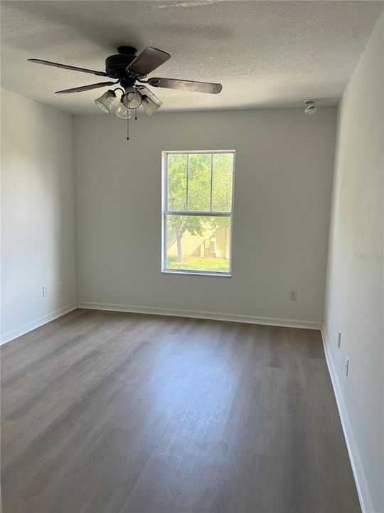 Active With Contract: $2,050 (3 beds, 2 baths, 1661 Square Feet)