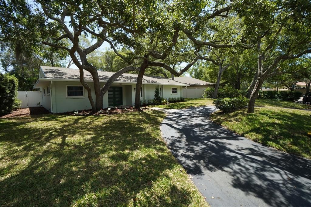 Recently Sold: $834,500 (3 beds, 2 baths, 1499 Square Feet)