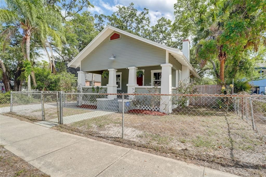 Recently Sold: $240,000 (2 beds, 1 baths, 768 Square Feet)