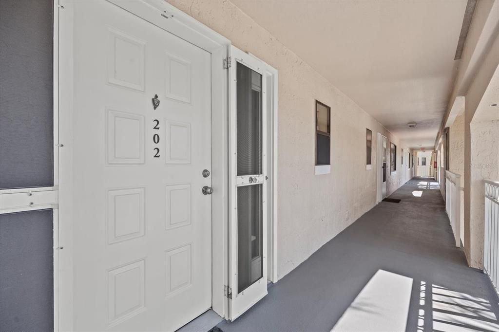 For Sale: $528,000 (2 beds, 2 baths, 1053 Square Feet)