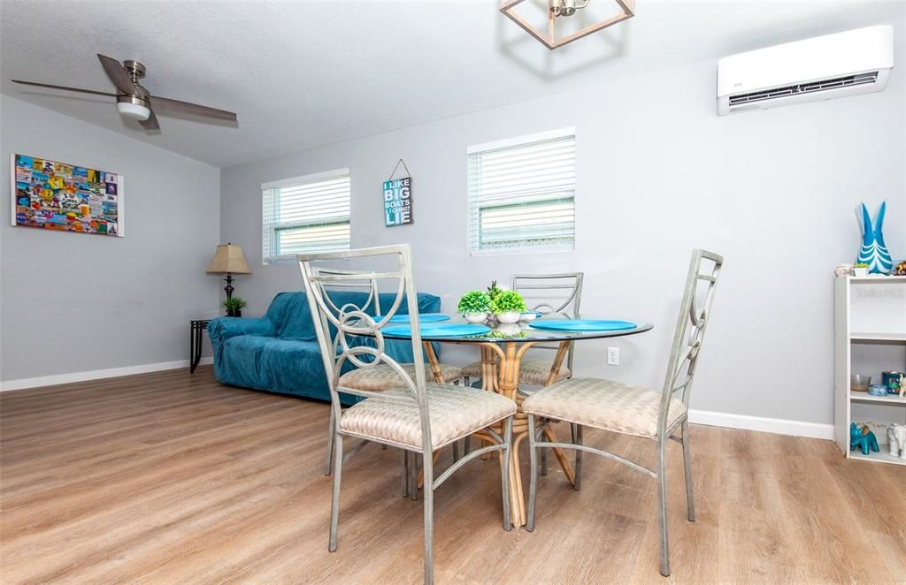 For Sale: $369,900 (3 beds, 2 baths, 1174 Square Feet)