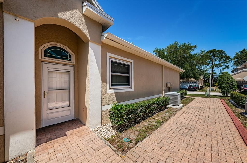 Active With Contract: $2,150 (2 beds, 2 baths, 1384 Square Feet)