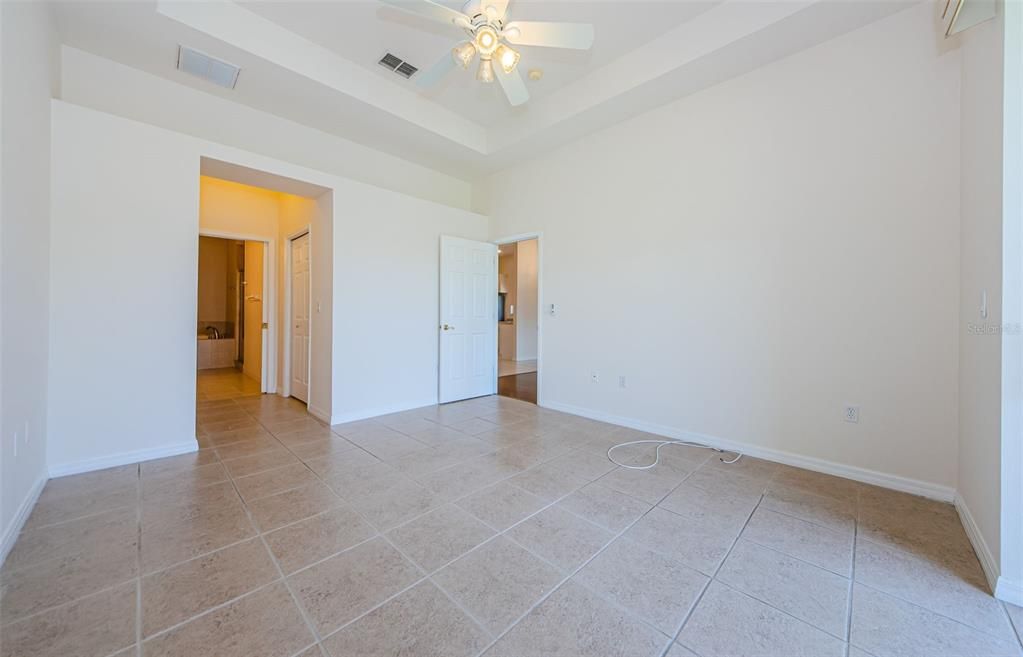 Active With Contract: $2,150 (2 beds, 2 baths, 1384 Square Feet)