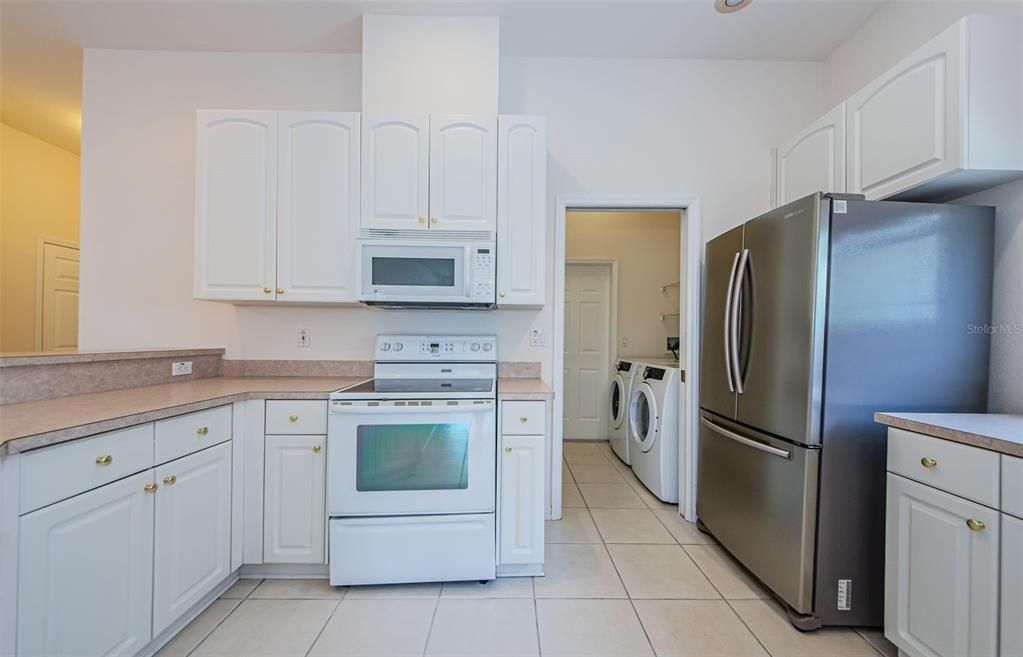 Active With Contract: $2,150 (2 beds, 2 baths, 1384 Square Feet)