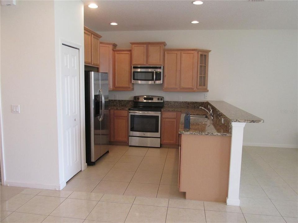 For Rent: $2,595 (3 beds, 2 baths, 1620 Square Feet)