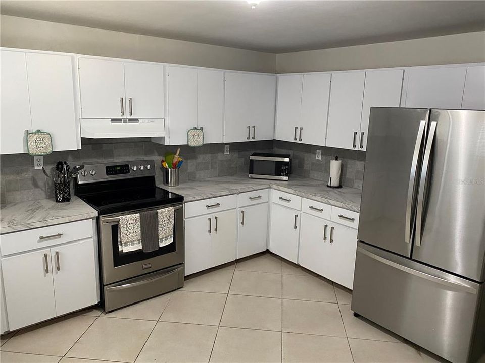 Recently Rented: $3,800 (3 beds, 2 baths, 1288 Square Feet)