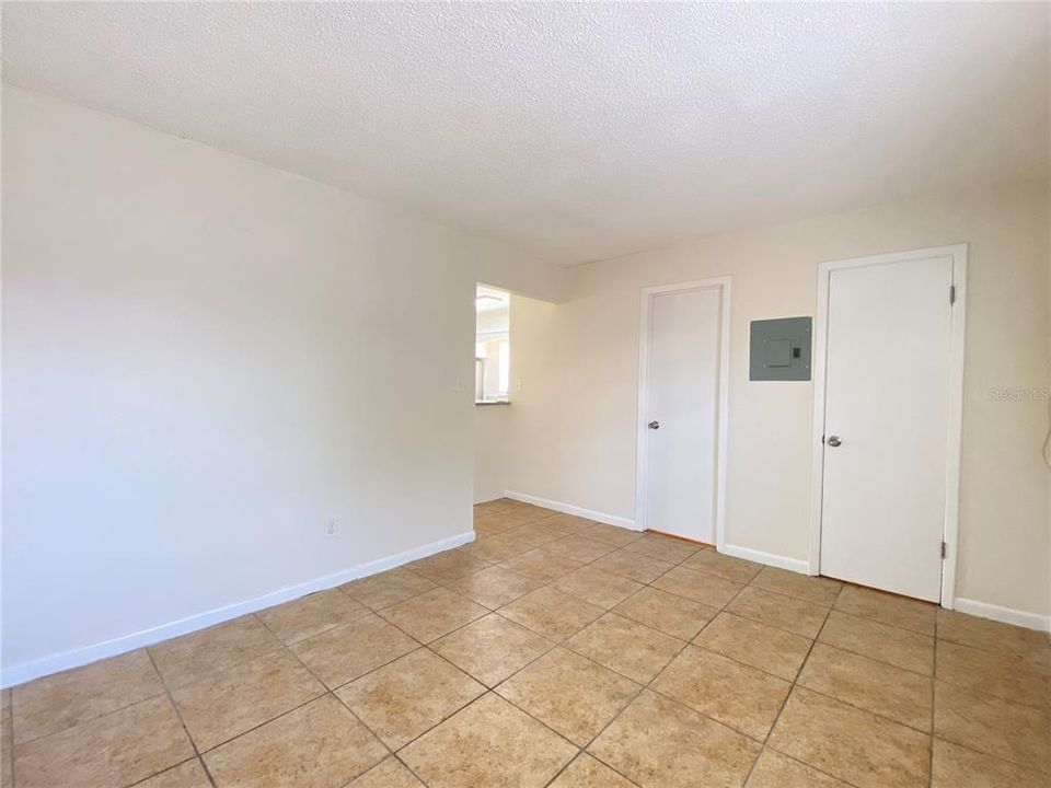 For Rent: $1,150 (1 beds, 1 baths, 540 Square Feet)