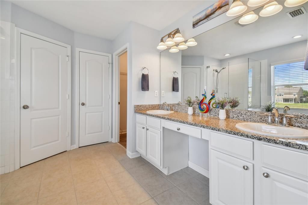 Active With Contract: $319,000 (3 beds, 2 baths, 1666 Square Feet)