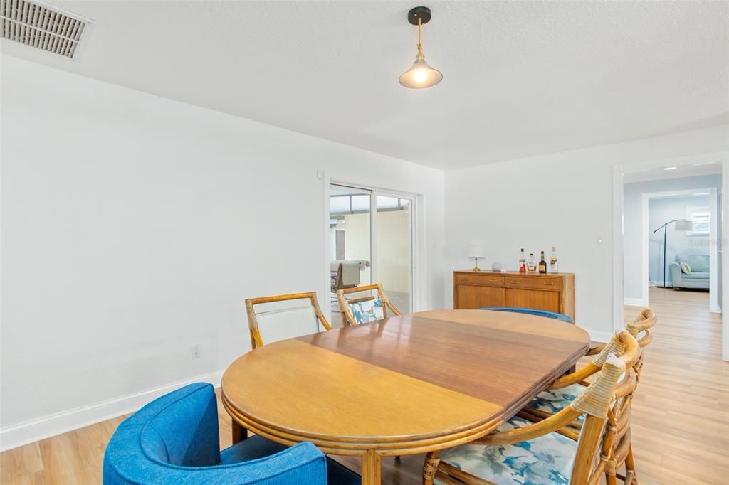 For Sale: $489,000 (4 beds, 2 baths, 1718 Square Feet)