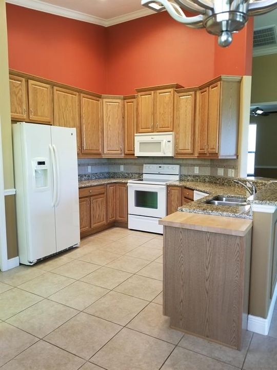 For Rent: $2,200 (2 beds, 2 baths, 1874 Square Feet)