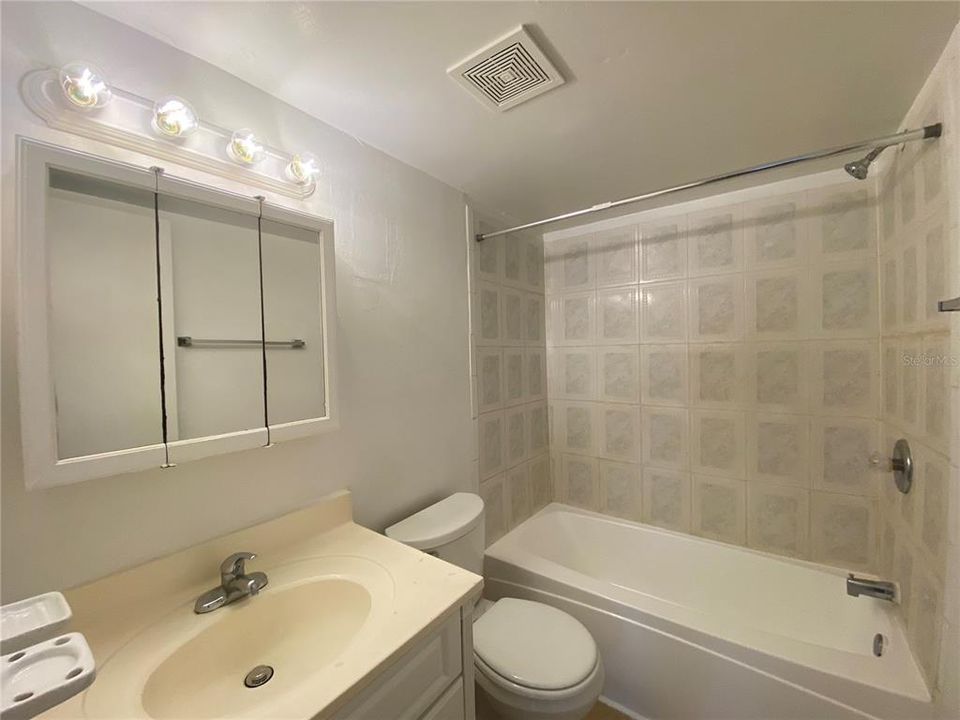 Недавно арендовано: $1,095 (1 спален, 1 ванн, 588 Квадратных фут)