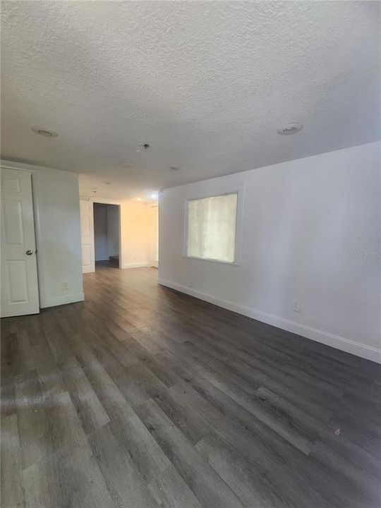 For Rent: $1,200 (0 beds, 1 baths, 400 Square Feet)