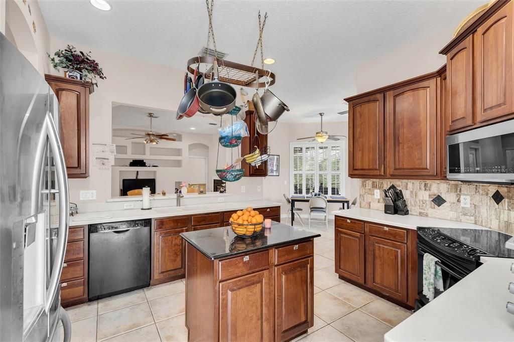 Active With Contract: $649,000 (4 beds, 3 baths, 3333 Square Feet)