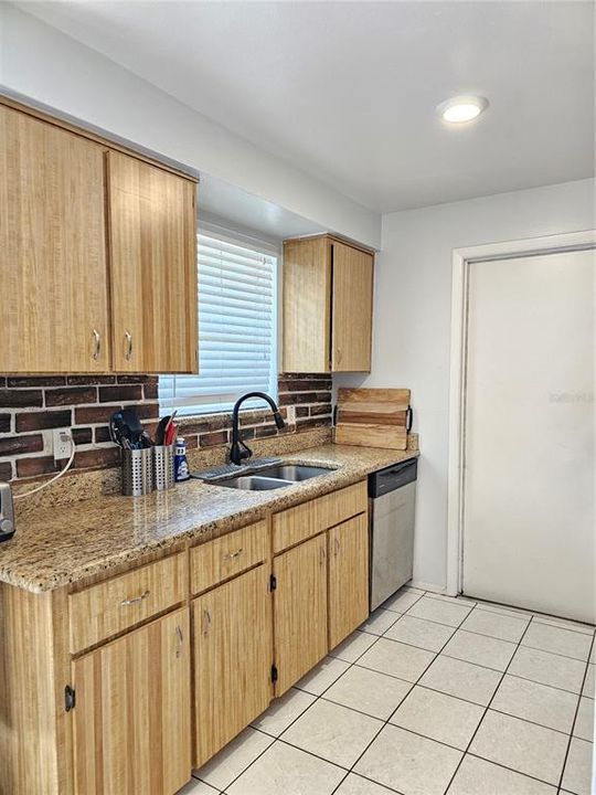 Recently Sold: $270,000 (3 beds, 1 baths, 1115 Square Feet)