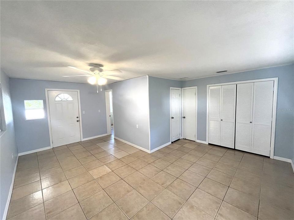 Active With Contract: $2,000 (3 beds, 2 baths, 1212 Square Feet)
