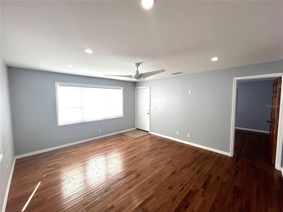 Recently Rented: $2,000 (3 beds, 2 baths, 1212 Square Feet)