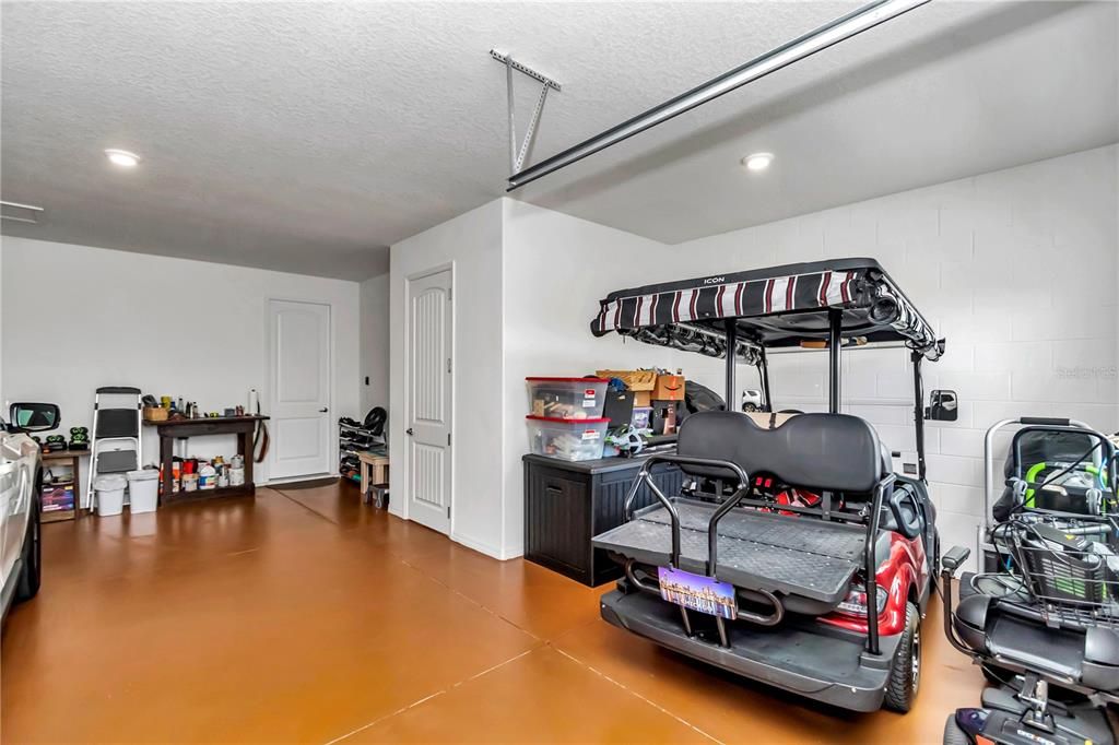 Active With Contract: $479,000 (3 beds, 2 baths, 2078 Square Feet)