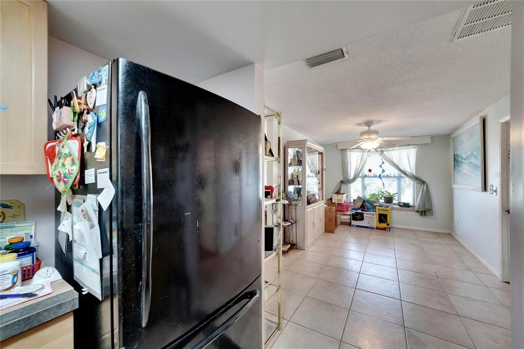 For Sale: $285,000 (3 beds, 2 baths, 1444 Square Feet)
