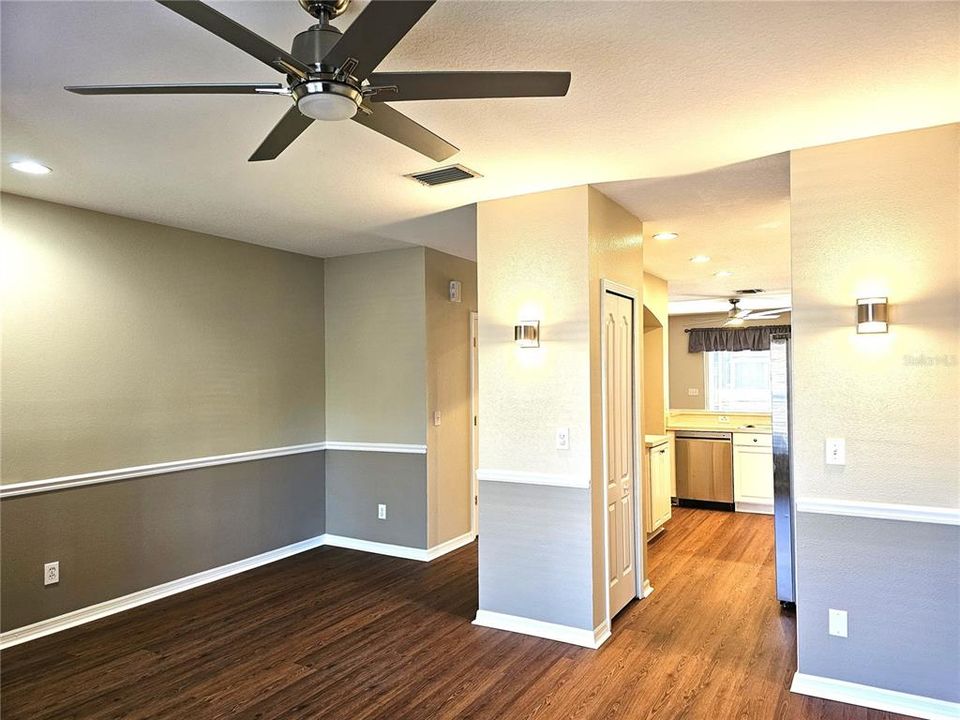 For Rent: $1,950 (2 beds, 2 baths, 1383 Square Feet)