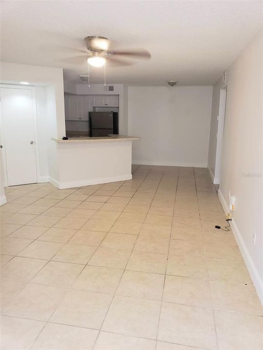 For Sale: $147,900 (1 beds, 1 baths, 735 Square Feet)