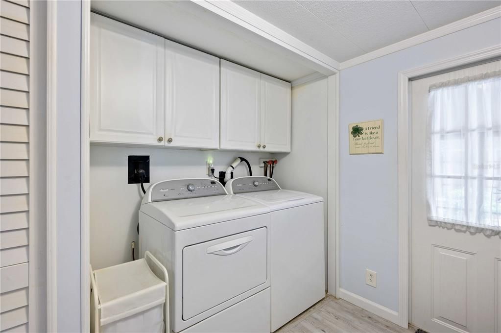 For Sale: $187,000 (1 beds, 1 baths, 1098 Square Feet)