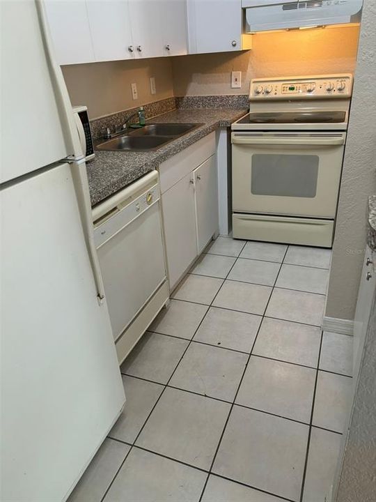 For Rent: $1,300 (1 beds, 1 baths, 499 Square Feet)