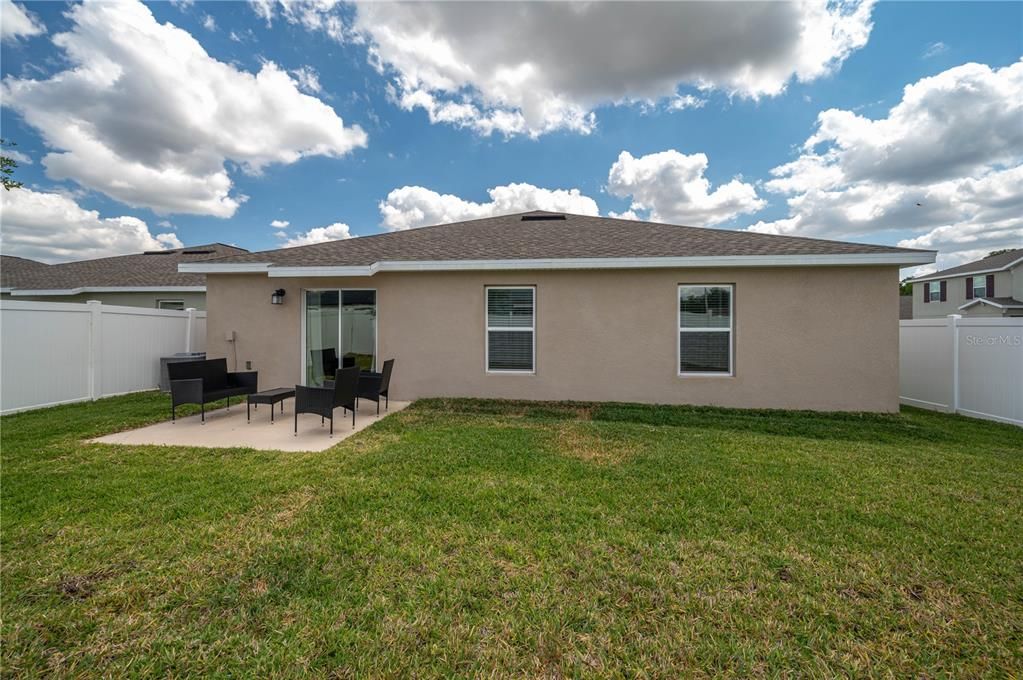 For Sale: $319,999 (4 beds, 2 baths, 1841 Square Feet)