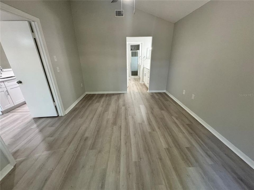 For Rent: $1,700 (2 beds, 2 baths, 952 Square Feet)