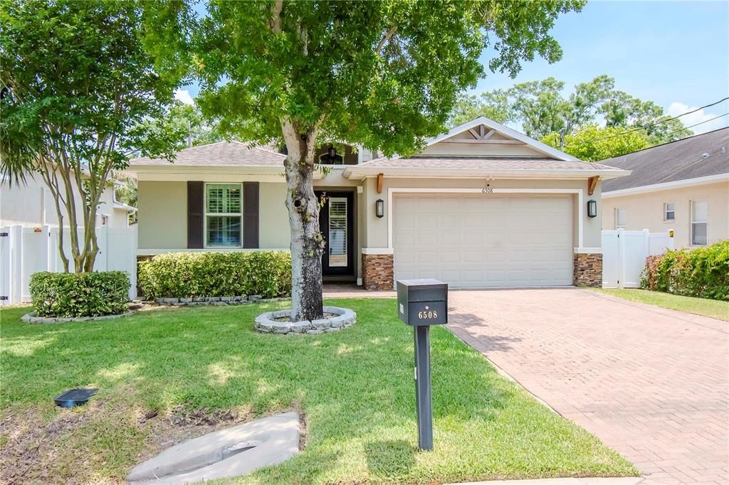 Recently Sold: $699,900 (3 beds, 2 baths, 1820 Square Feet)