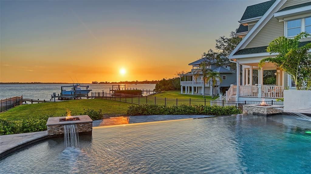 Recently Sold: $2,250,000 (5 beds, 4 baths, 4415 Square Feet)
