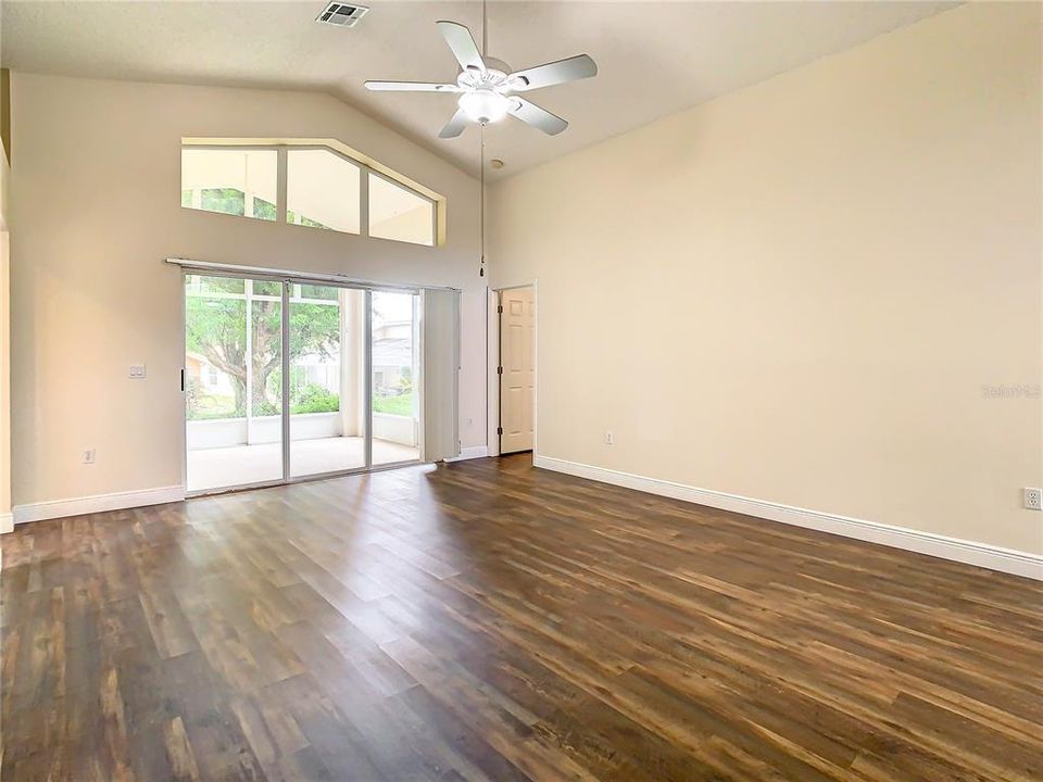 Active With Contract: $310,000 (3 beds, 2 baths, 1713 Square Feet)