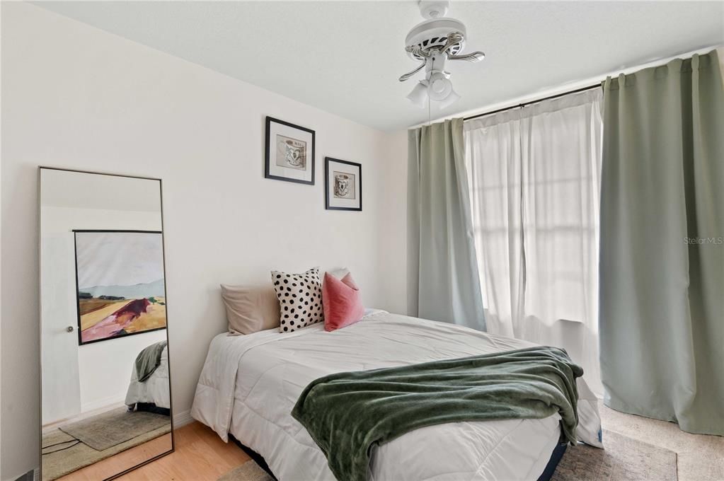 Active With Contract: $375,000 (3 beds, 2 baths, 1399 Square Feet)