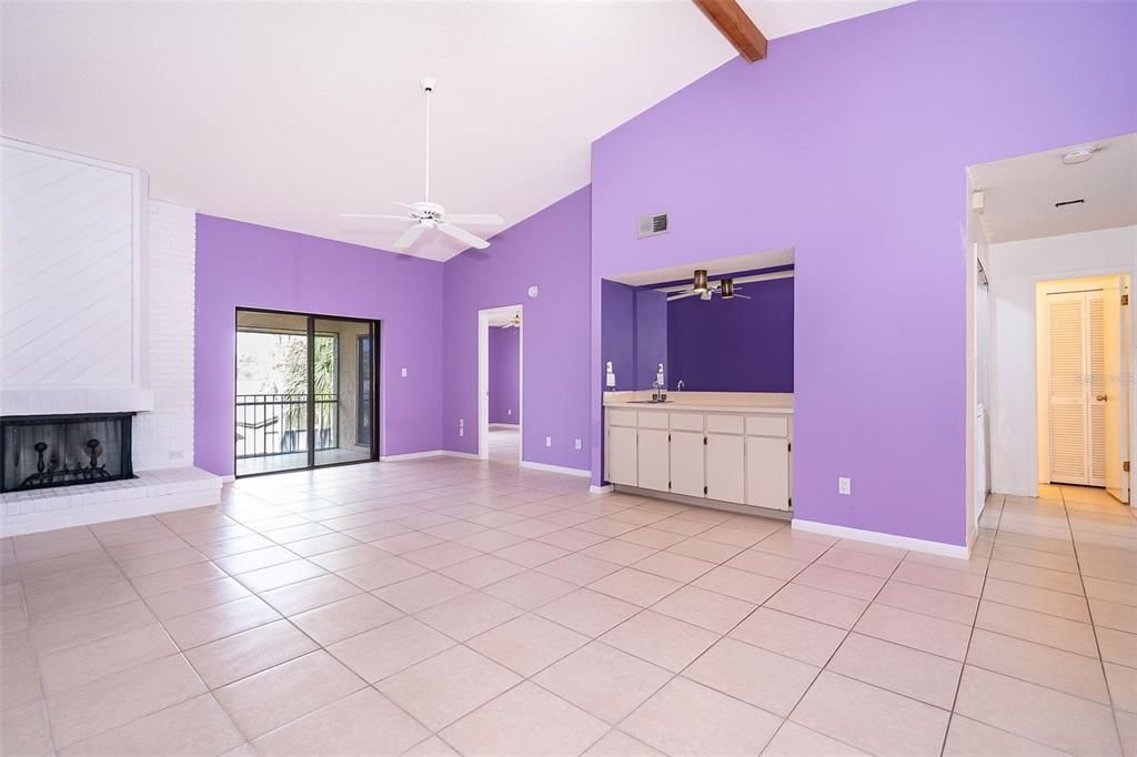 For Sale: $199,999 (2 beds, 2 baths, 1341 Square Feet)