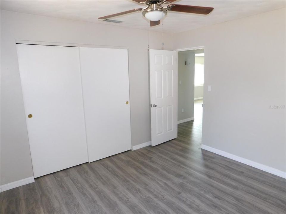 Active With Contract: $269,900 (2 beds, 1 baths, 1054 Square Feet)