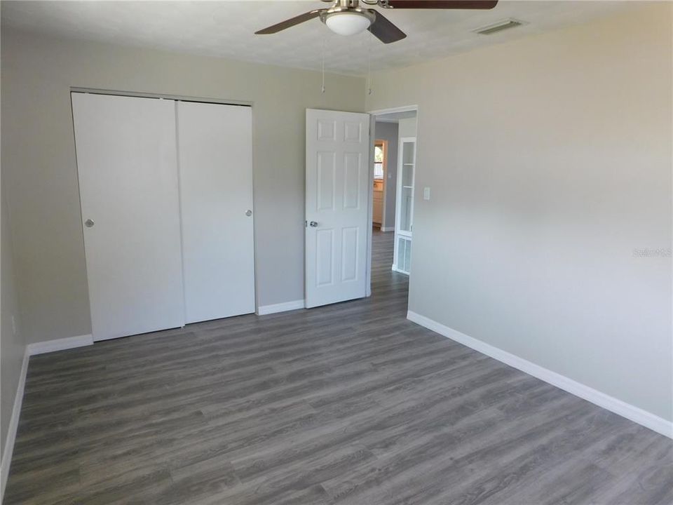 Active With Contract: $269,900 (2 beds, 1 baths, 1054 Square Feet)