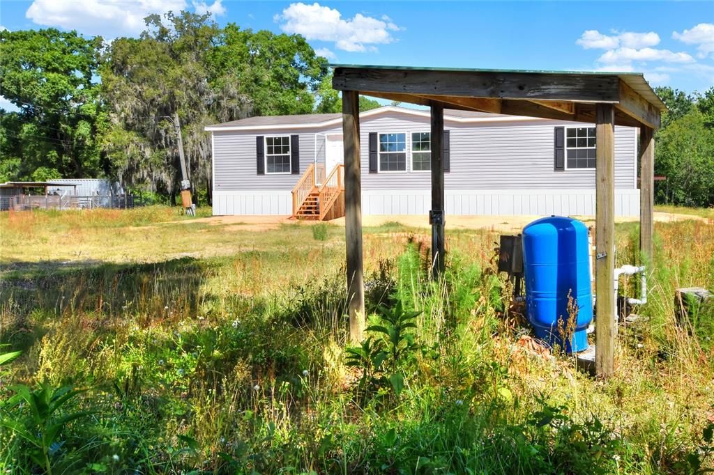 Active With Contract: $329,999 (3 beds, 2 baths, 1496 Square Feet)