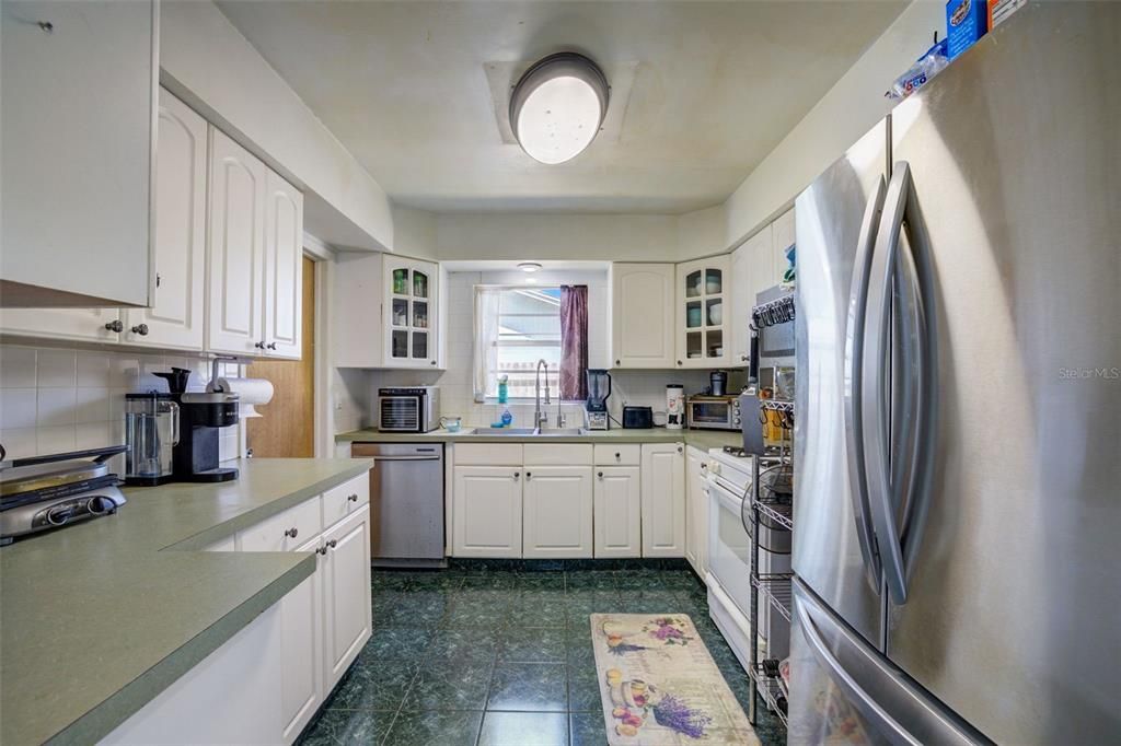 For Sale: $320,000 (3 beds, 2 baths, 1380 Square Feet)