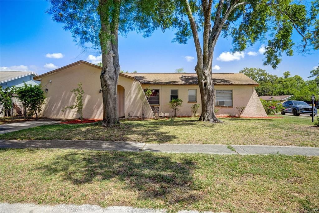 Active With Contract: $299,000 (3 beds, 2 baths, 1380 Square Feet)