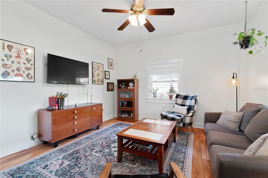 Active With Contract: $375,000 (3 beds, 2 baths, 1592 Square Feet)