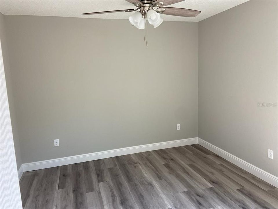 Active With Contract: $249,900 (3 beds, 2 baths, 1405 Square Feet)