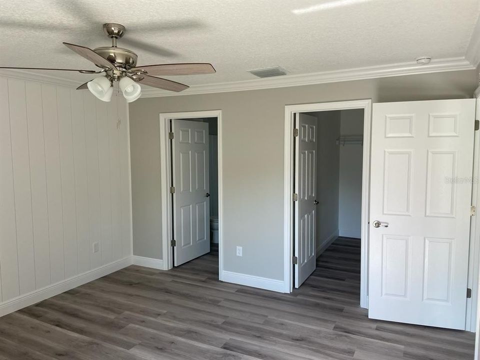 Active With Contract: $249,900 (3 beds, 2 baths, 1405 Square Feet)