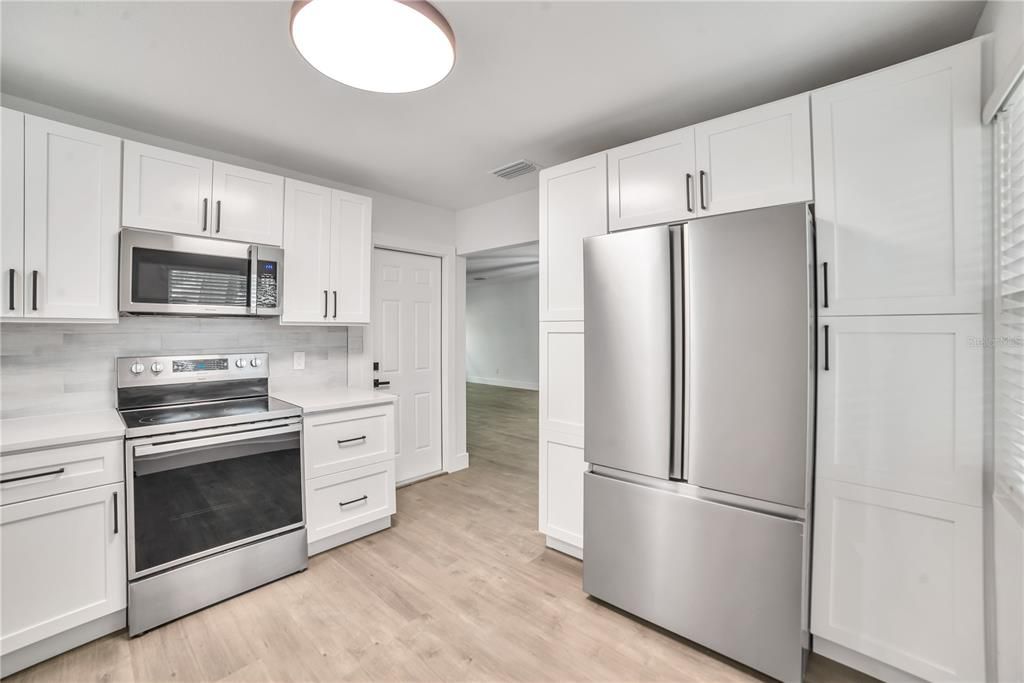 Active With Contract: $437,500 (3 beds, 2 baths, 1159 Square Feet)