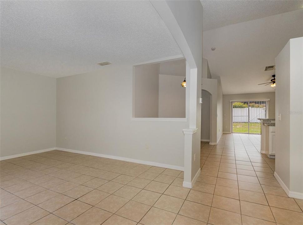 For Sale: $289,900 (3 beds, 2 baths, 1637 Square Feet)