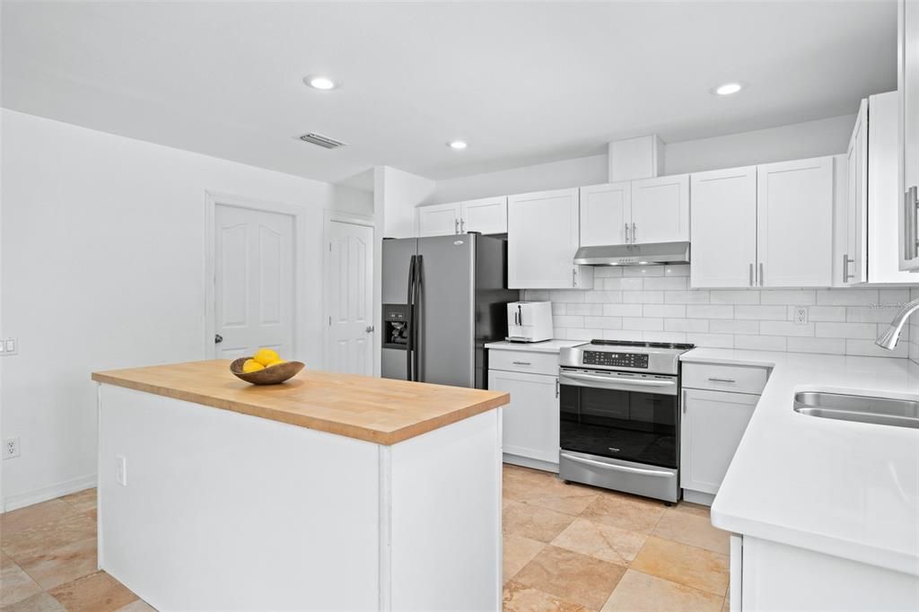 Active With Contract: $800,000 (4 beds, 2 baths, 2258 Square Feet)
