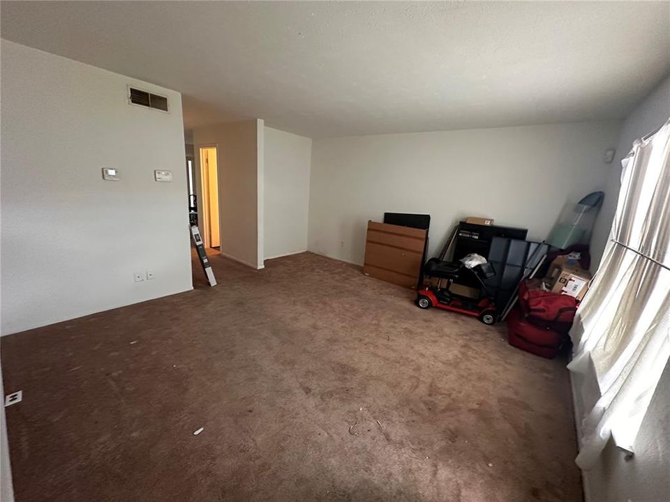 Active With Contract: $89,000 (2 beds, 1 baths, 1164 Square Feet)
