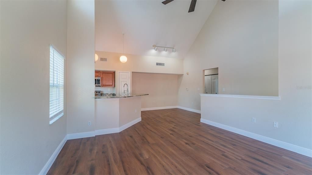 For Rent: $2,750 (3 beds, 2 baths, 1373 Square Feet)