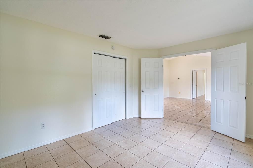 Active With Contract: $230,000 (3 beds, 2 baths, 1302 Square Feet)