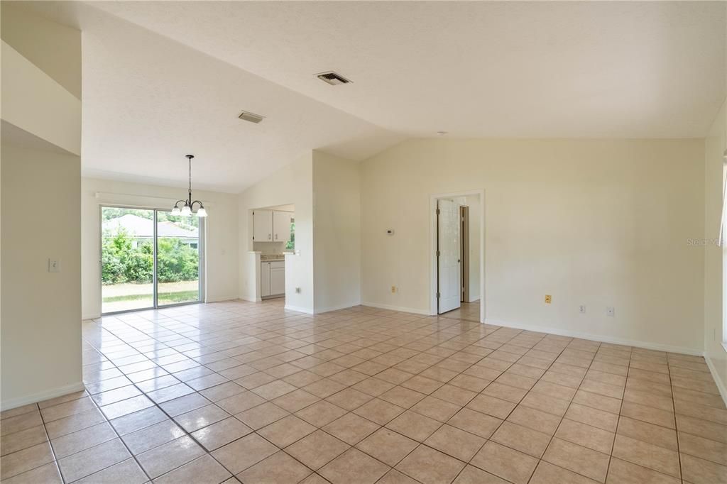 Active With Contract: $230,000 (3 beds, 2 baths, 1302 Square Feet)