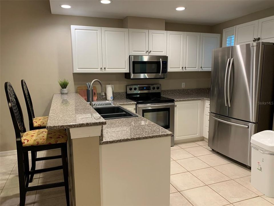 For Rent: $4,000 (2 beds, 2 baths, 1215 Square Feet)