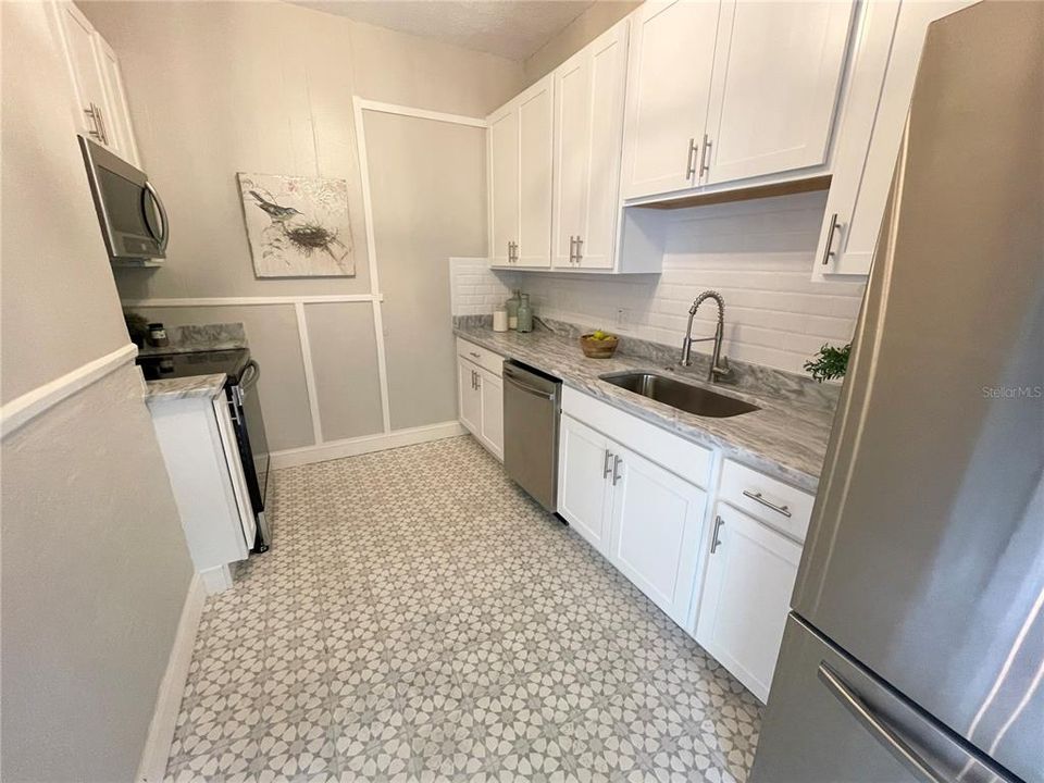 For Rent: $1,700 (2 beds, 1 baths, 1772 Square Feet)